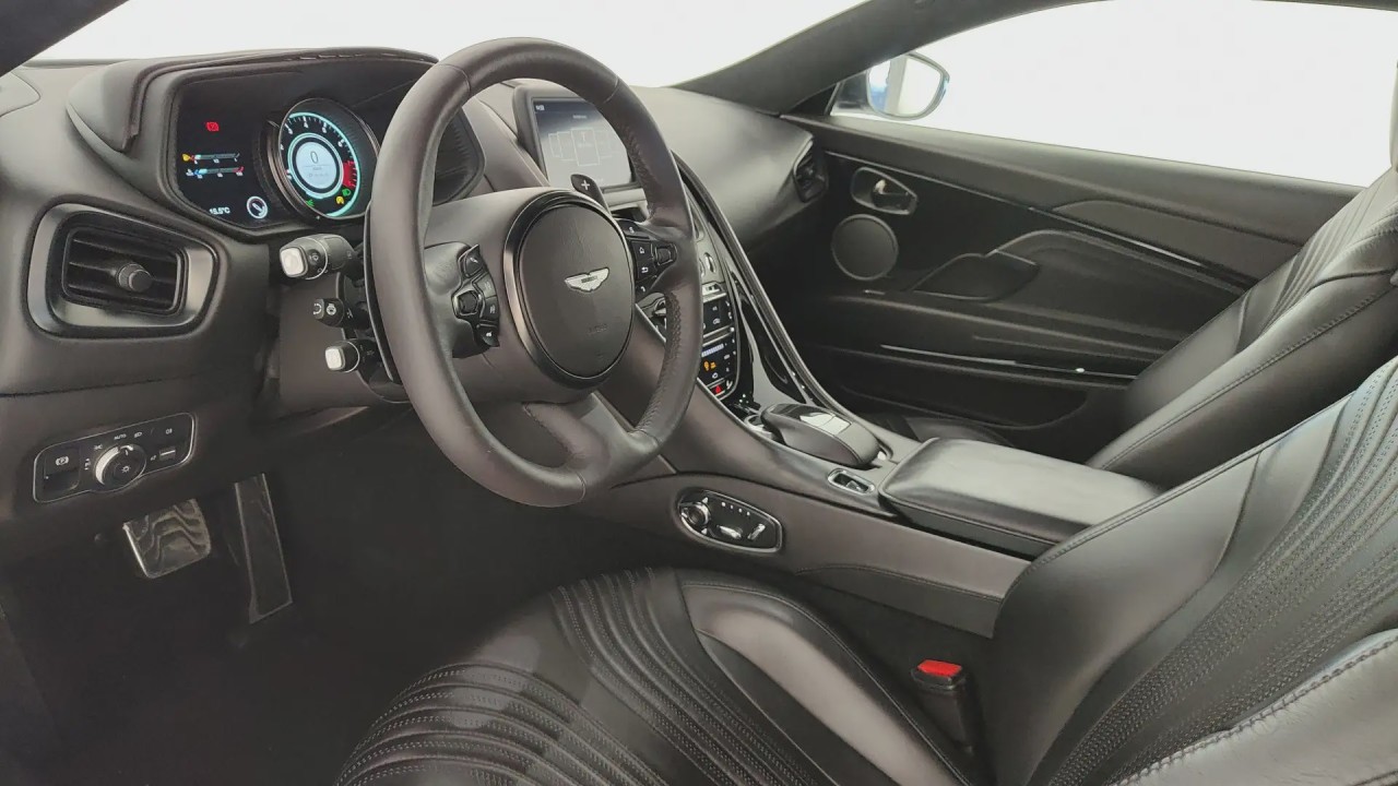 Aston Martin DB11 (5)