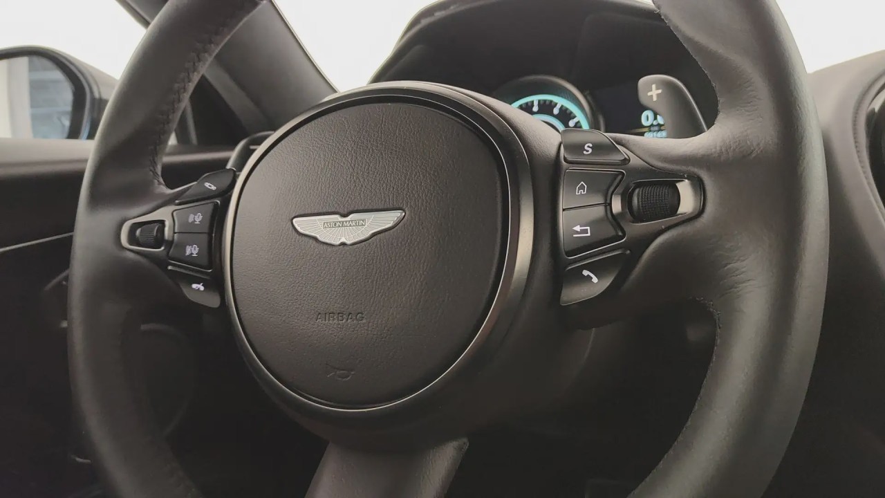 Aston Martin DB11 - foto 9