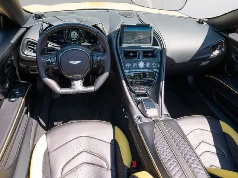 Aston Martin DBS Volante - foto 11