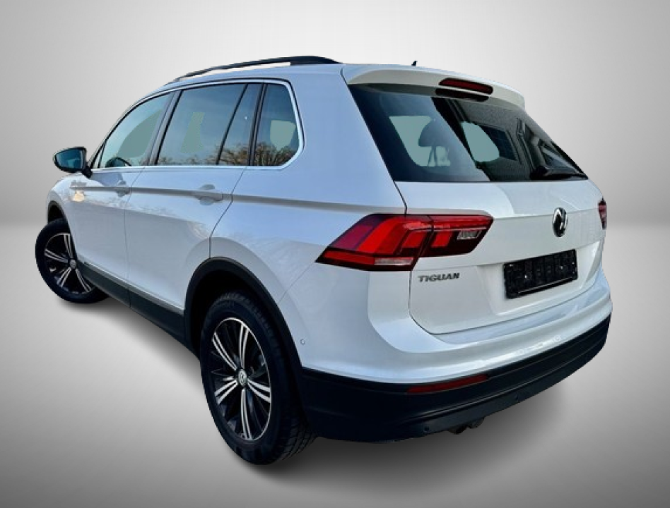 Volkswagen Tiguan Comfortline 2.0 TDI DSG 4MOTION (5)