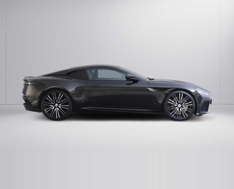 Aston Martin DBS (2)
