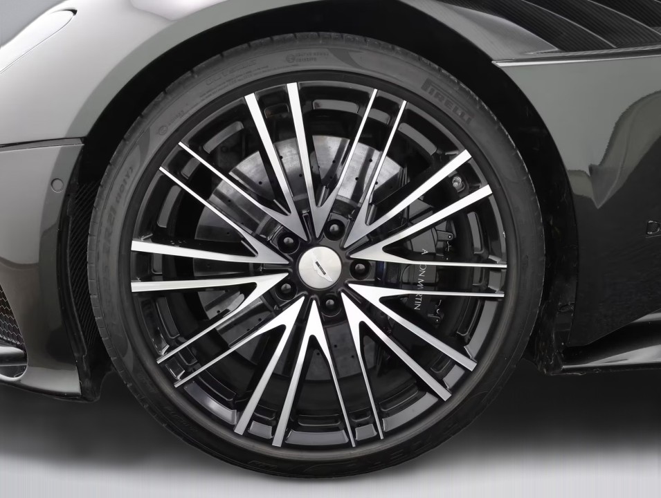 Aston Martin DBS - foto 32