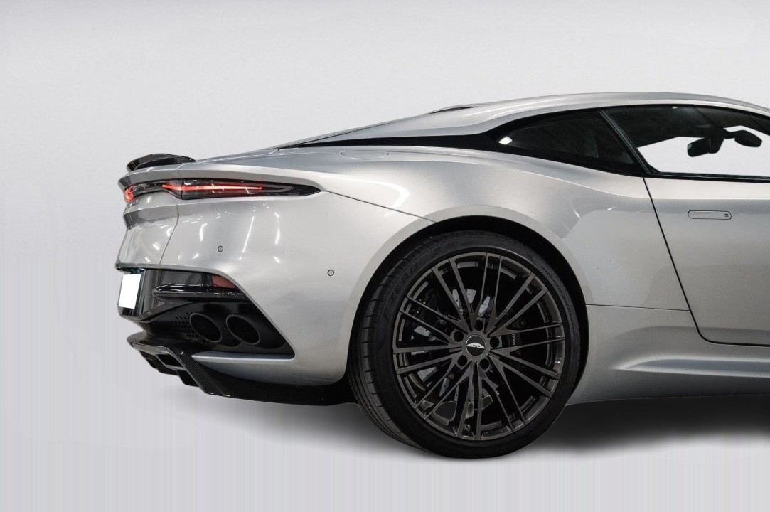 Aston Martin DBS Superleggera - foto 18