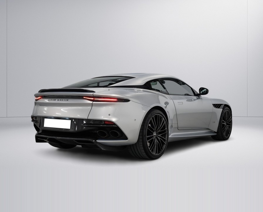 Aston Martin DBS Superleggera (2)