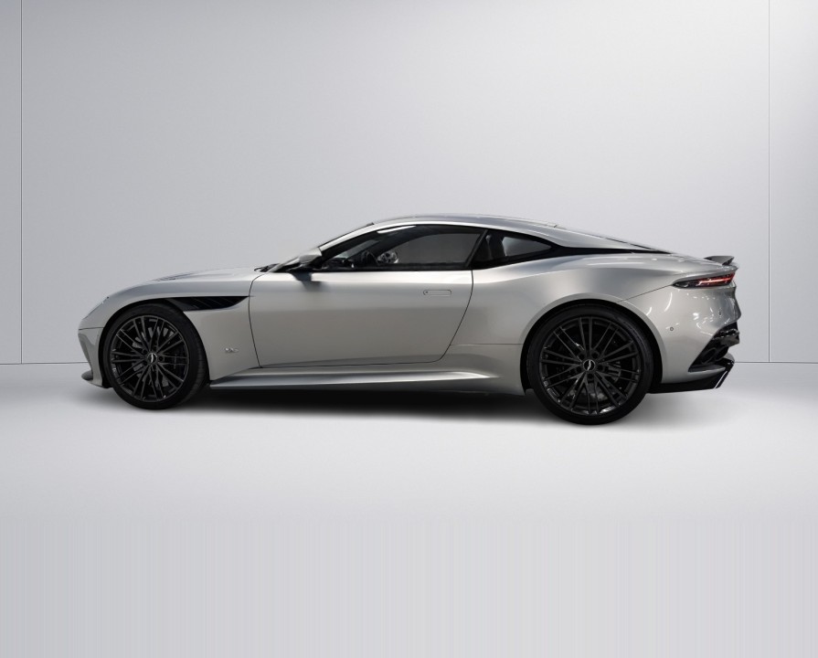 Aston Martin DBS Superleggera (5)