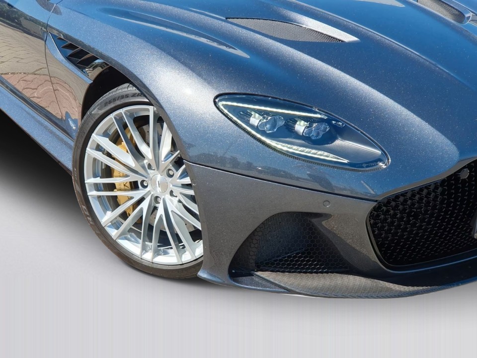 Aston Martin DBS - foto 11
