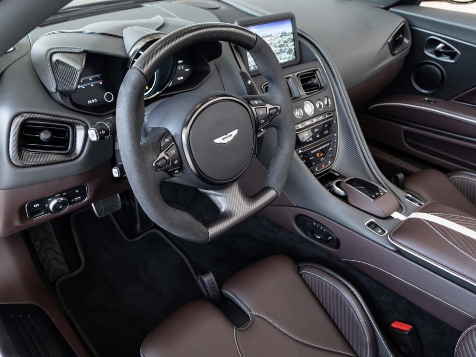 Aston Martin DBS 770 Ultimate Volante - foto 9