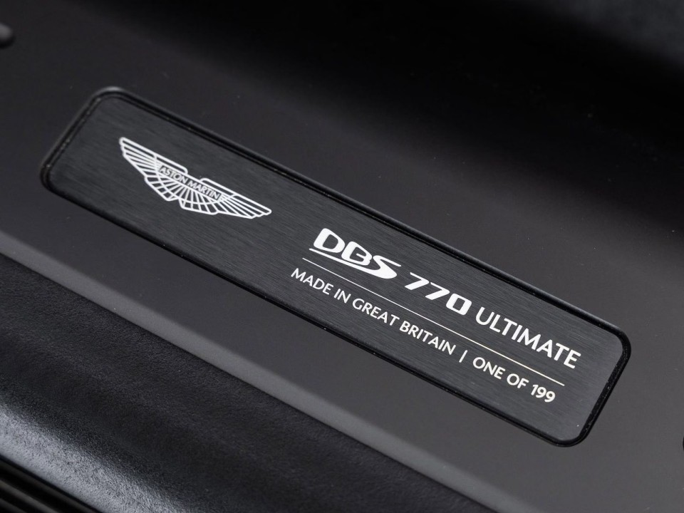 Aston Martin DBS 770 Ultimate Volante - foto 22
