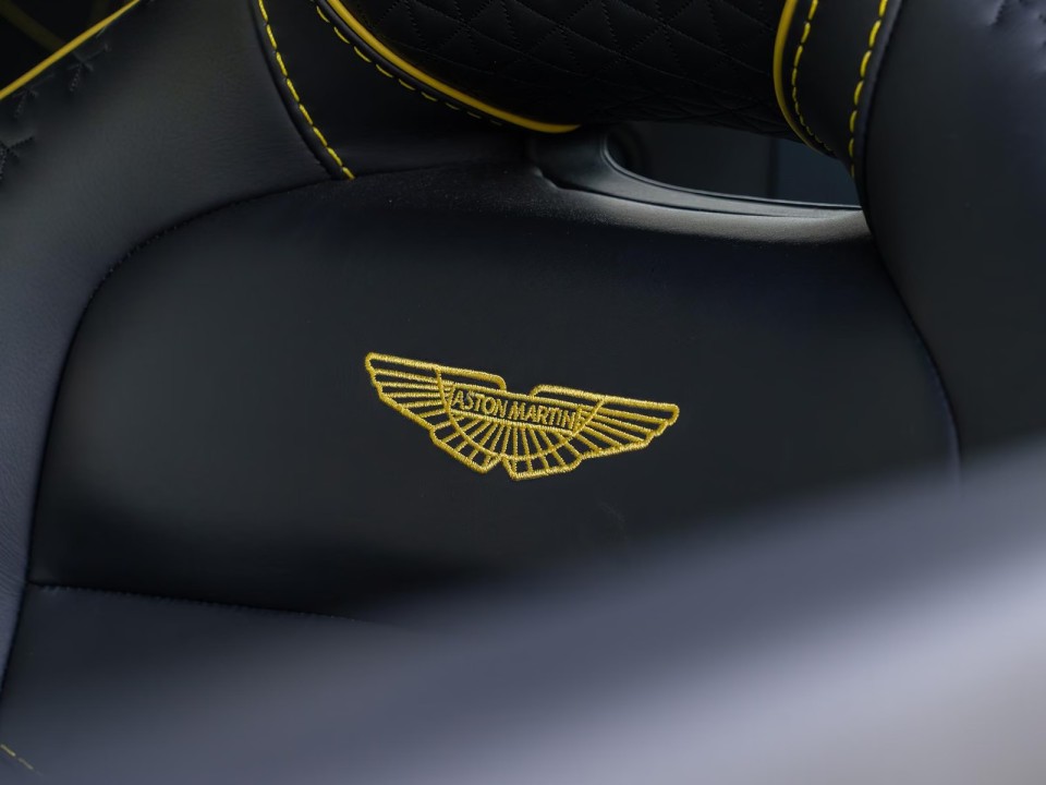Aston Martin DBS Superleggera - foto 22