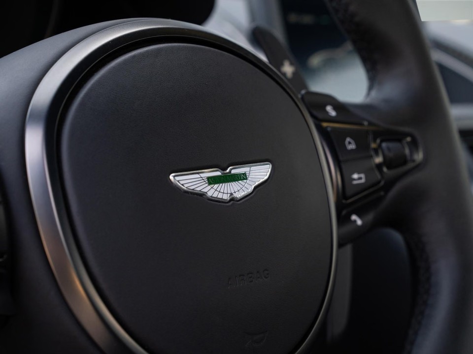 Aston Martin DBS Superleggera - foto 23