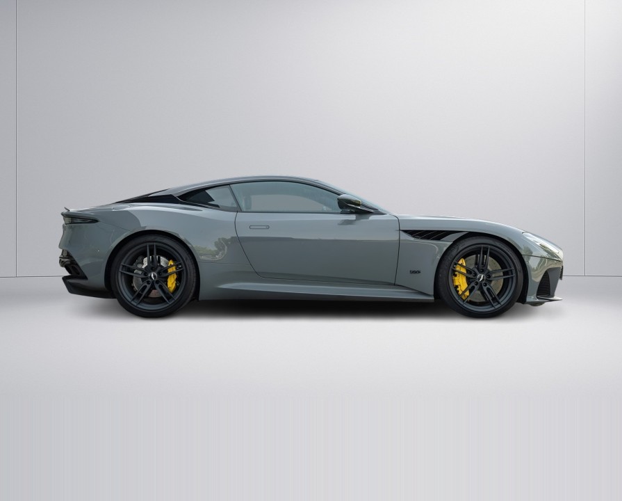 Aston Martin DBS Superleggera (2)