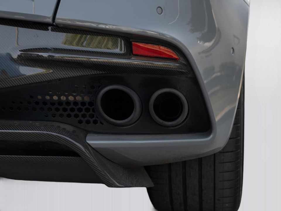 Aston Martin DBS Superleggera - foto 34