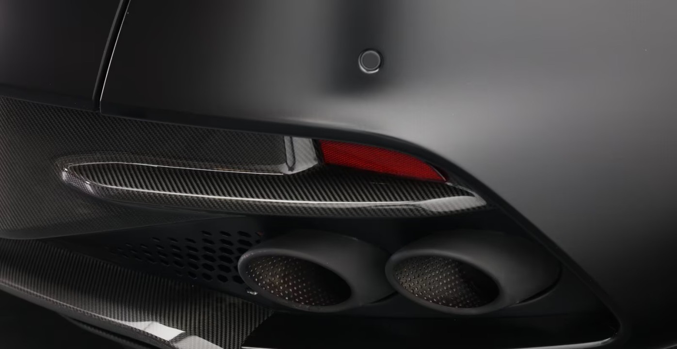 Aston Martin DBS 770 Ultimate - foto 34