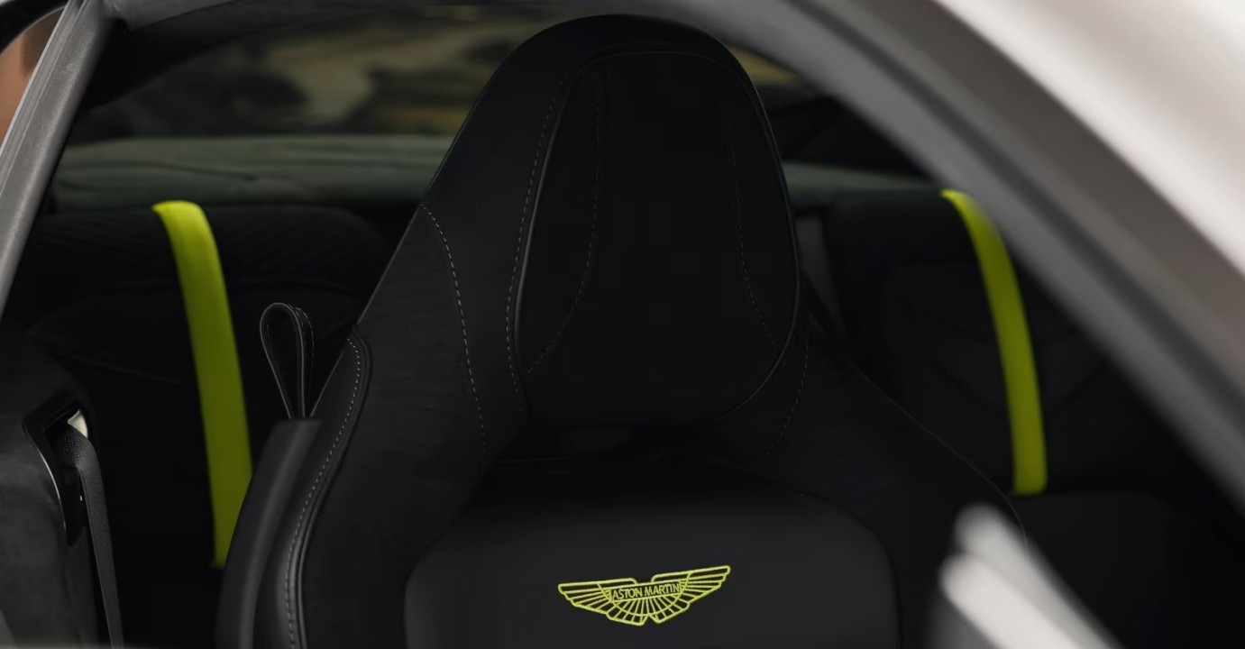 Aston Martin DBS 770 Ultimate - foto 27