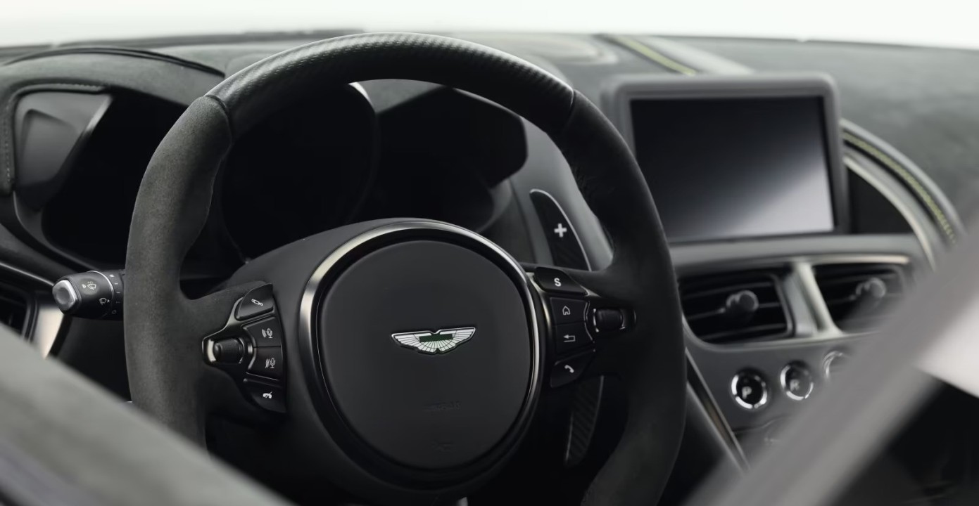 Aston Martin DBS 770 Ultimate - foto 12