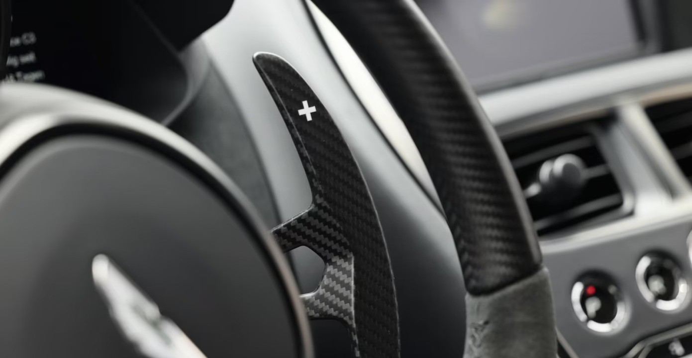 Aston Martin DBS 770 Ultimate - foto 16