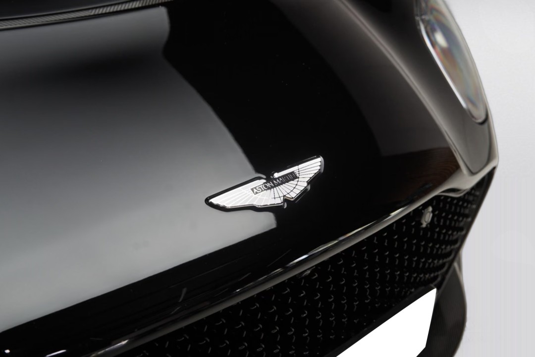 Aston Martin DBS 770 Ultimate - foto 28