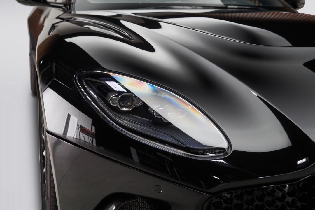 Aston Martin DBS 770 Ultimate - foto 27