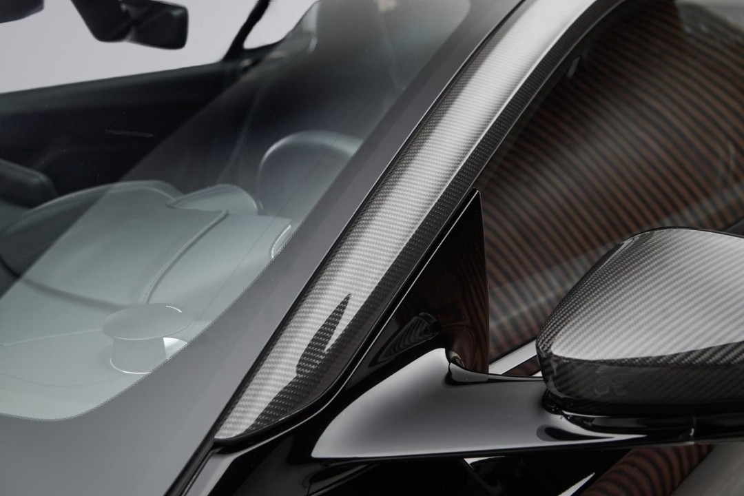 Aston Martin DBS 770 Ultimate - foto 22