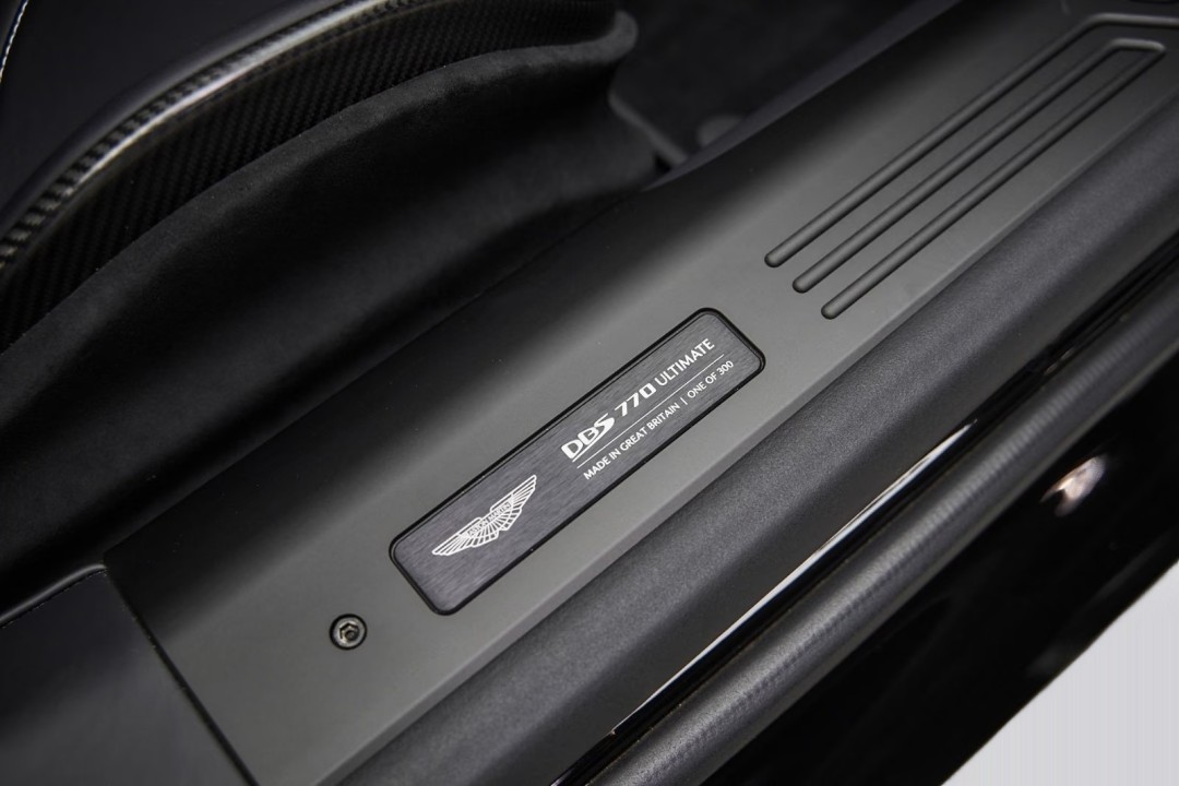 Aston Martin DBS 770 Ultimate - foto 21