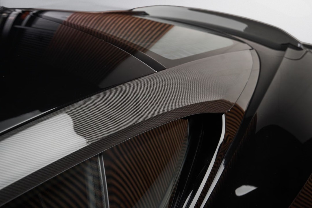 Aston Martin DBS 770 Ultimate - foto 23