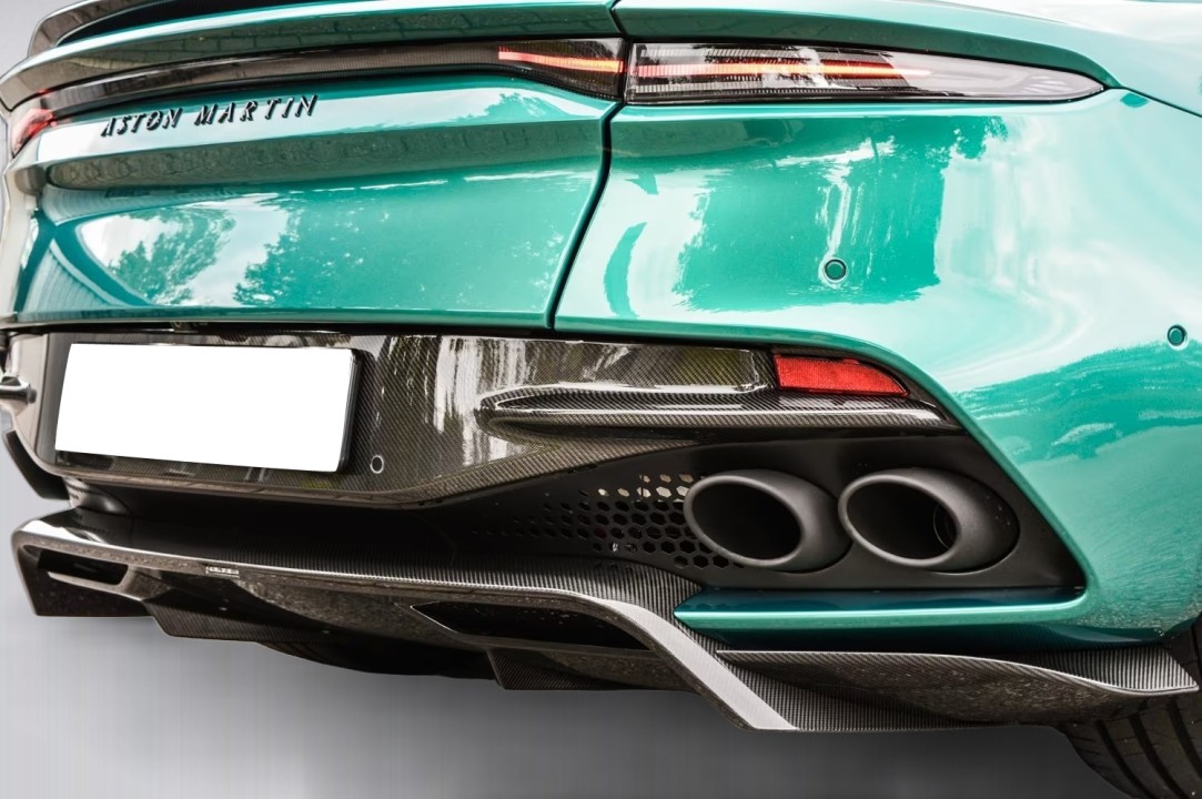 Aston Martin DBS 770 Ultimate - foto 26
