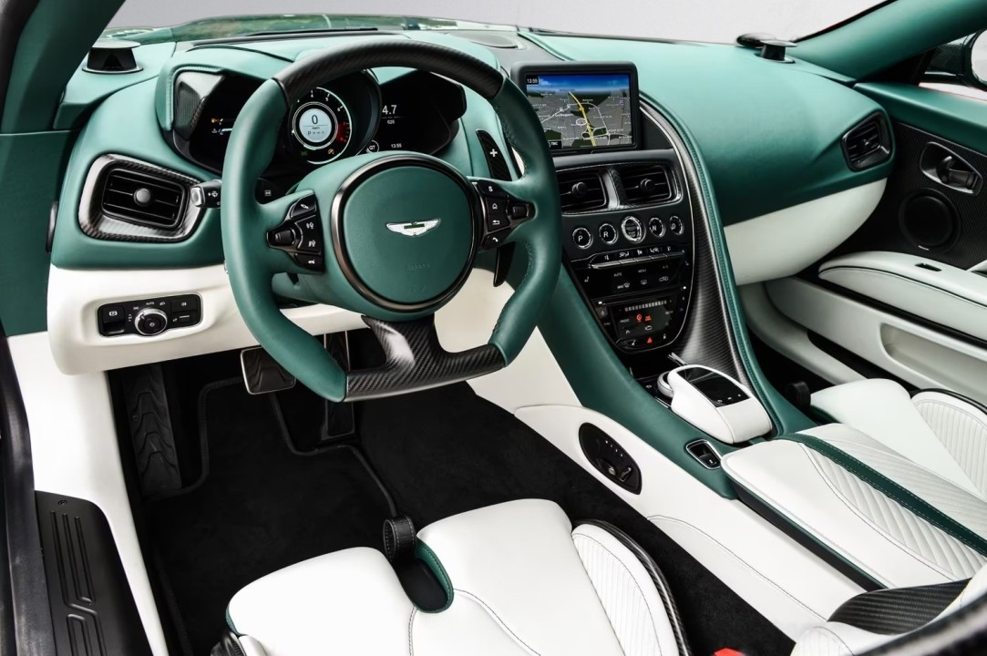 Aston Martin DBS 770 Ultimate - foto 9