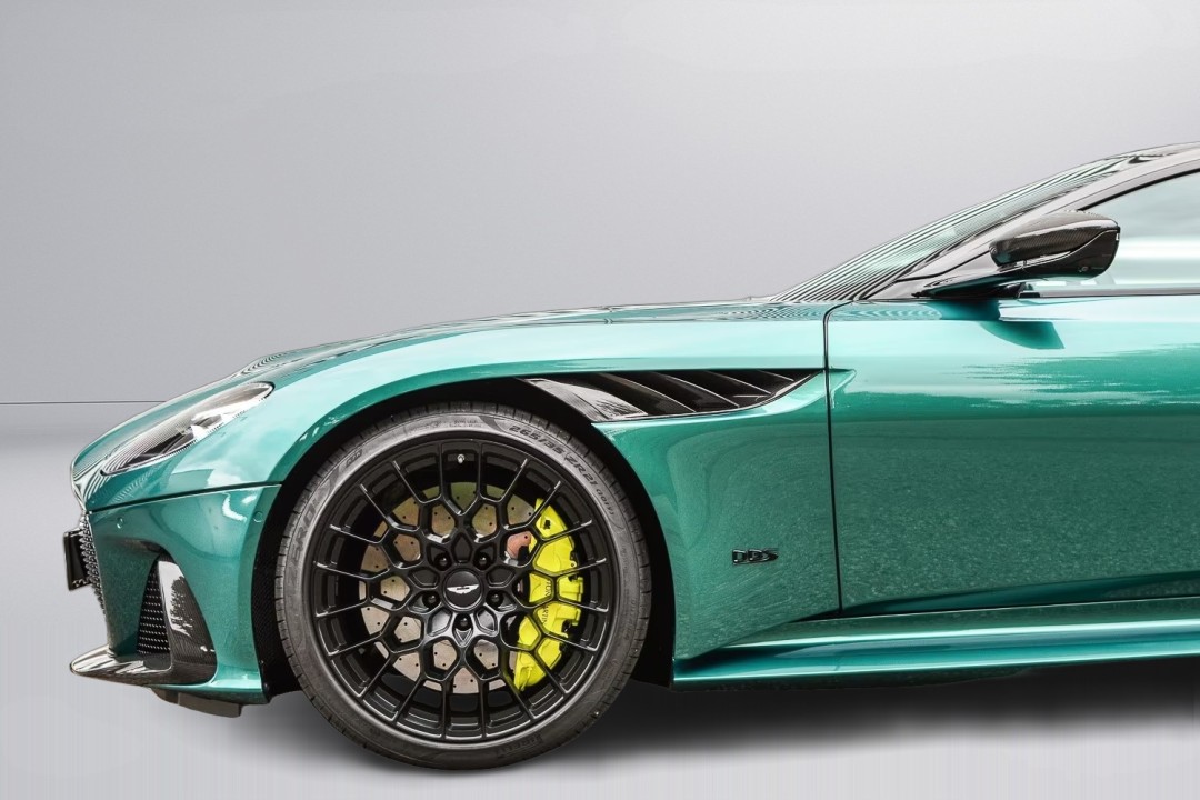 Aston Martin DBS 770 Ultimate - foto 29