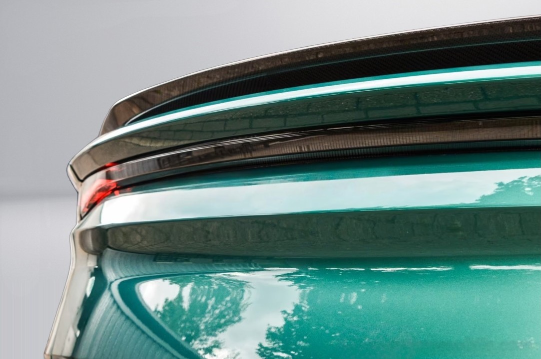 Aston Martin DBS 770 Ultimate - foto 25