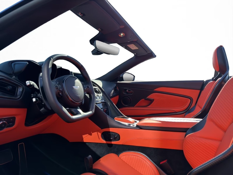 Aston Martin DBS 770 Ultimate Volante - foto 11