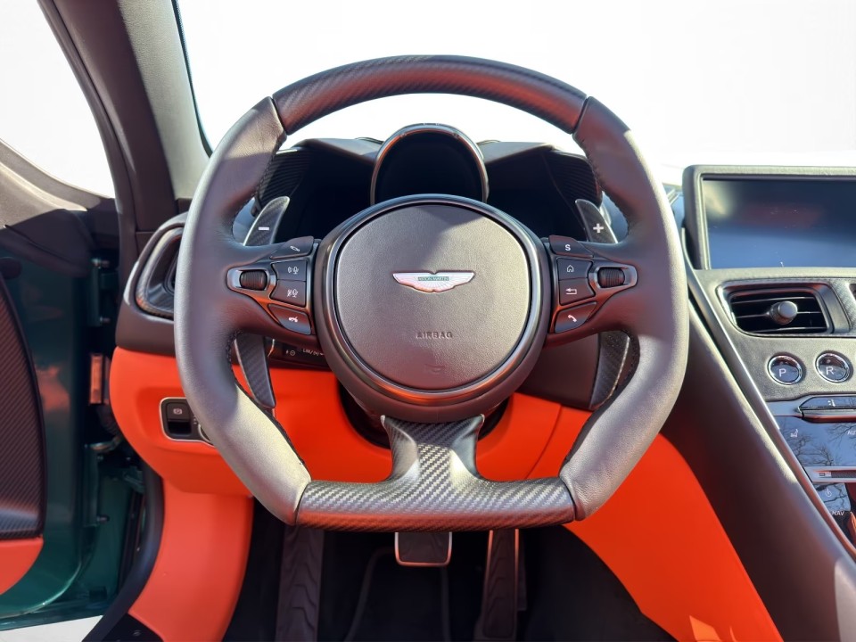 Aston Martin DBS 770 Ultimate Volante - foto 9