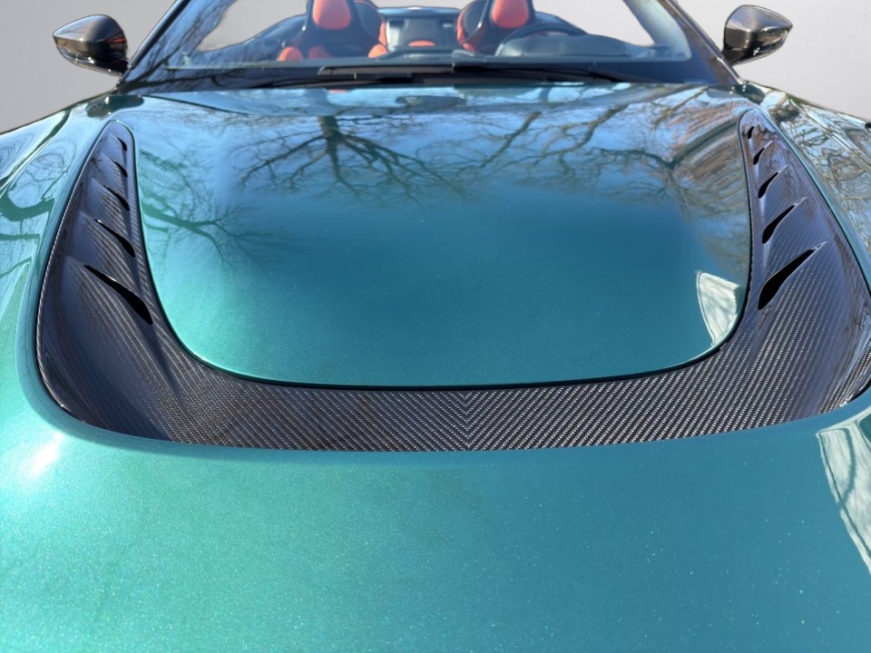 Aston Martin DBS 770 Ultimate Volante - foto 21