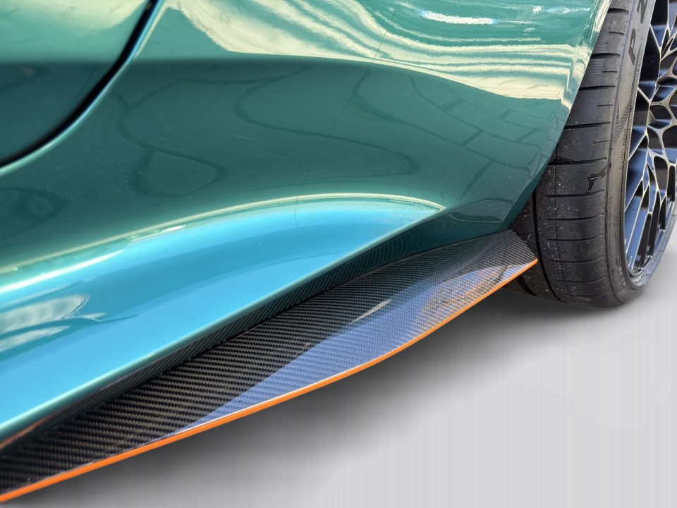 Aston Martin DBS 770 Ultimate Volante - foto 23