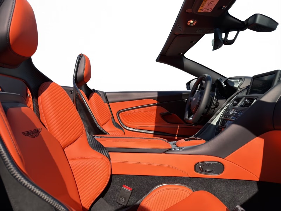 Aston Martin DBS 770 Ultimate Volante - foto 12