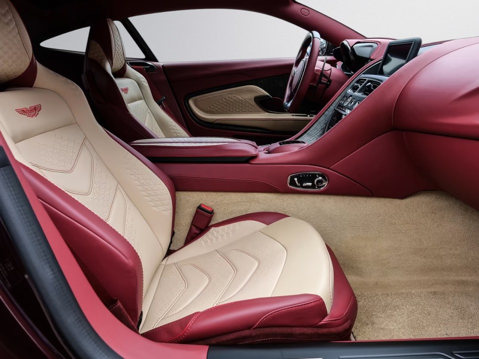 Aston Martin DBS - foto 10