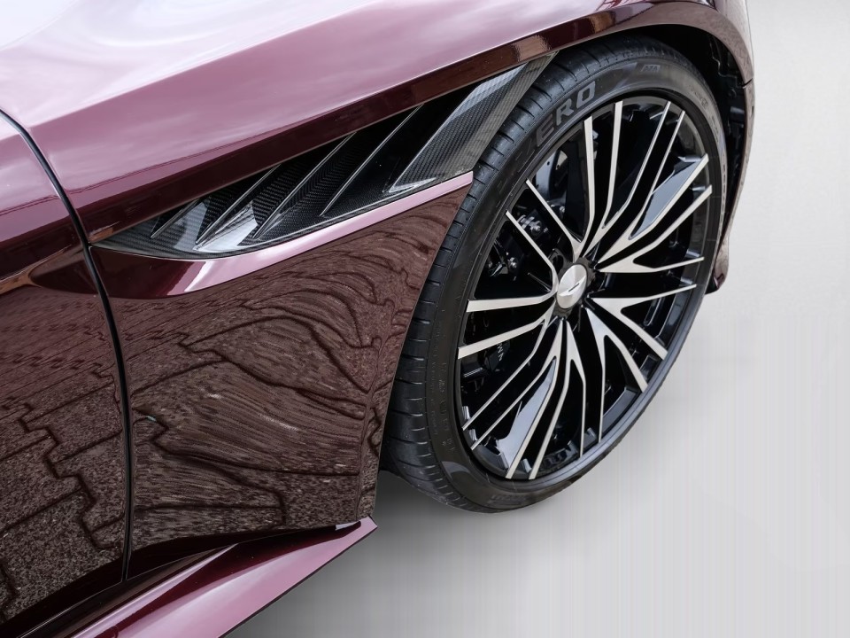 Aston Martin DBS - foto 27