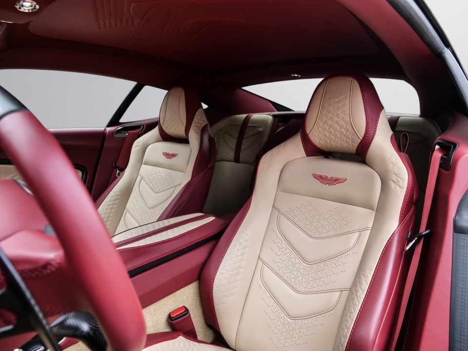 Aston Martin DBS - foto 6