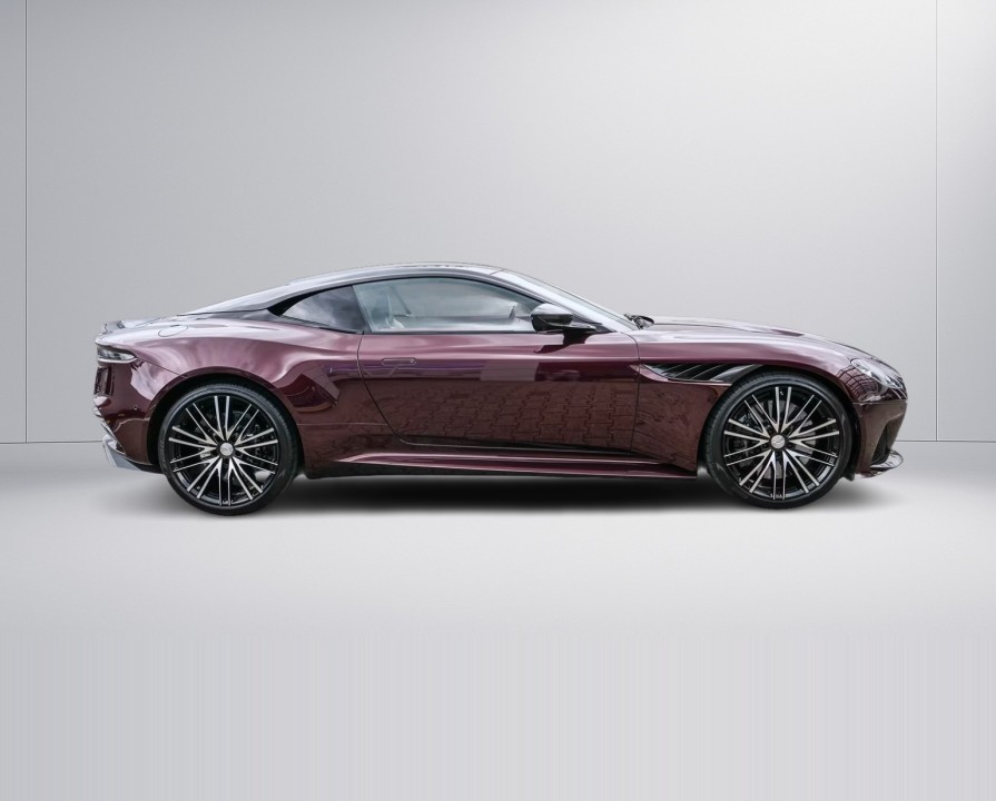 Aston Martin DBS (2)