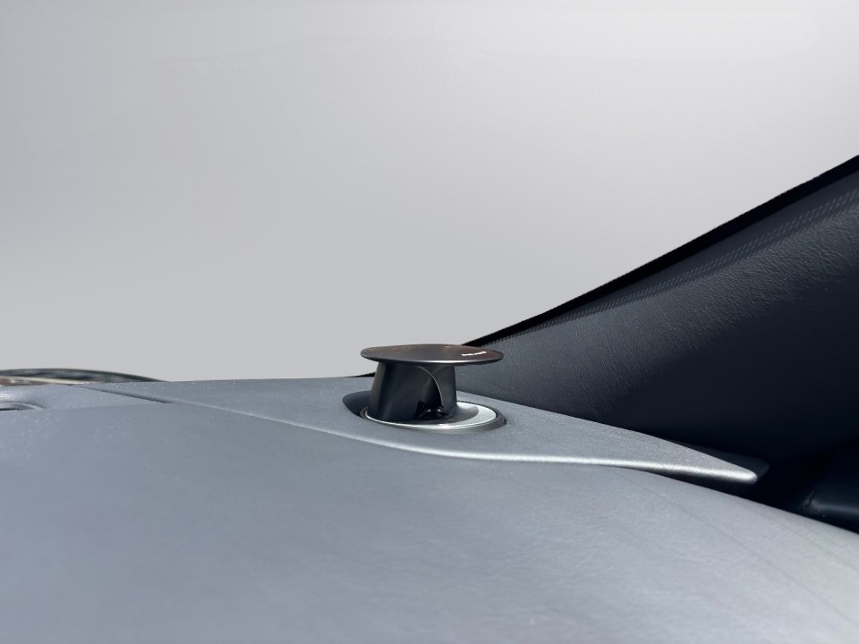 Aston Martin DBS 770 Ultimate - foto 18