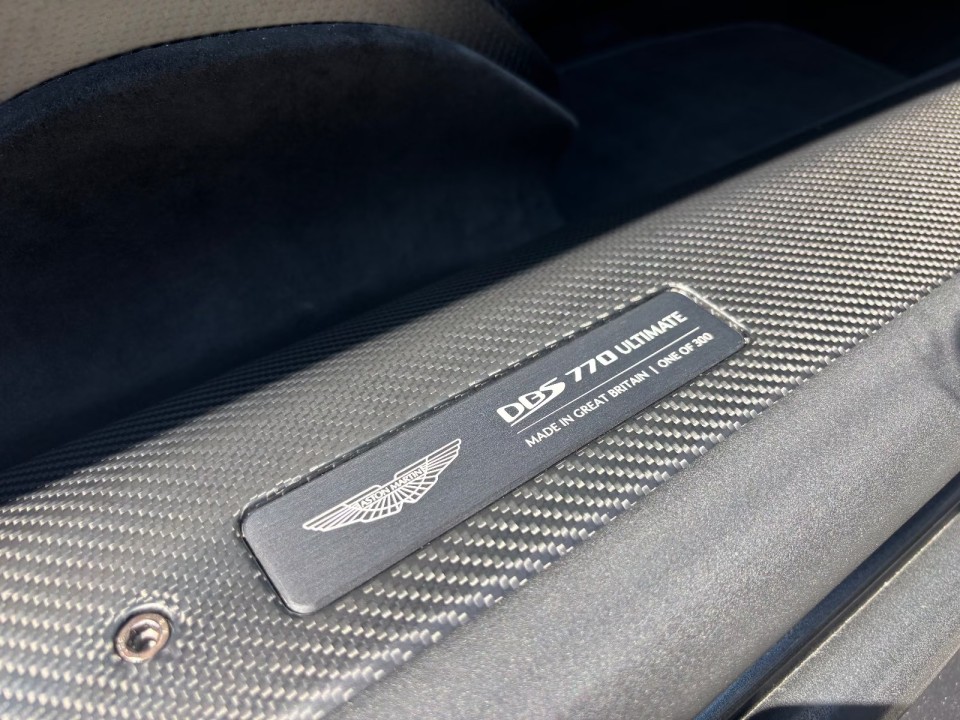 Aston Martin DBS 770 Ultimate - foto 22