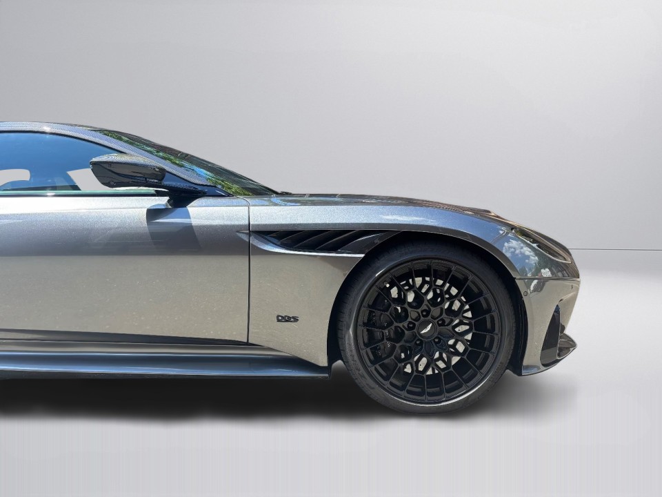 Aston Martin DBS 770 Ultimate - foto 34