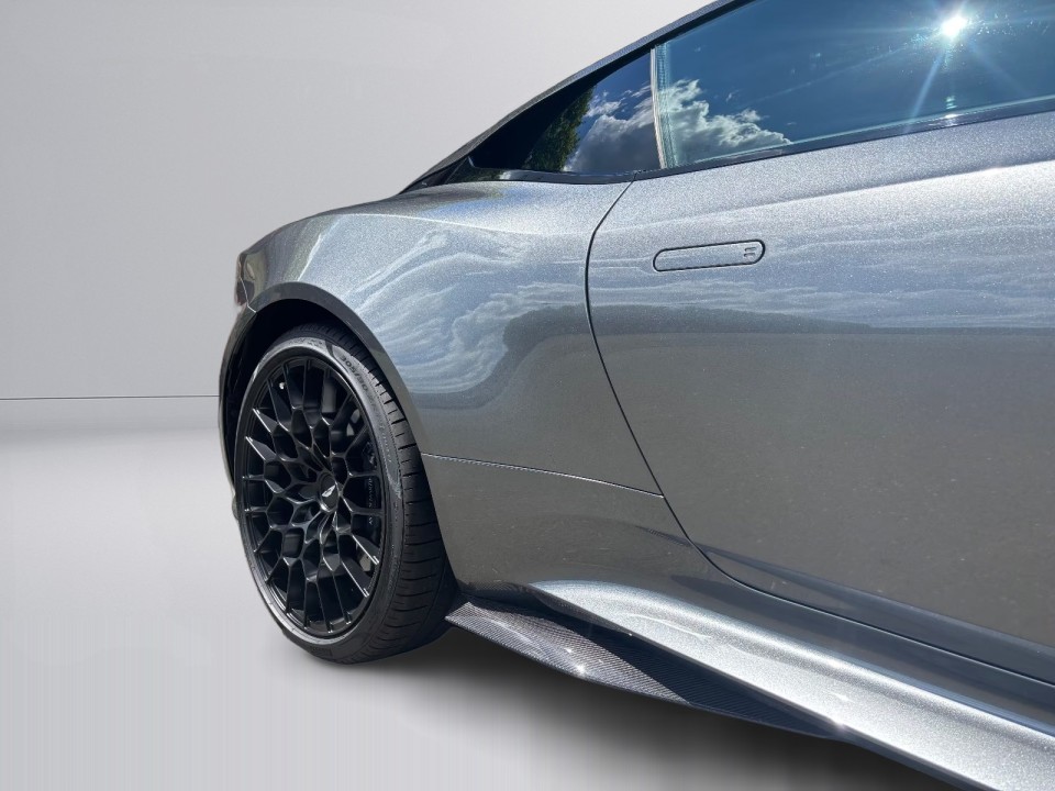 Aston Martin DBS 770 Ultimate - foto 35