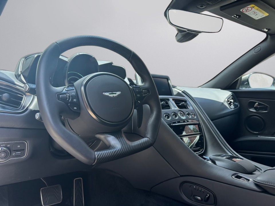 Aston Martin DBS 770 Ultimate - foto 9