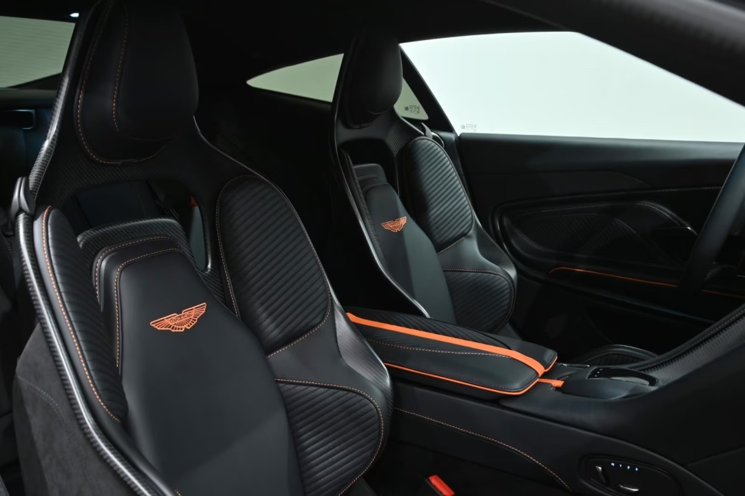 Aston Martin DBS 770 Ultimate - foto 14