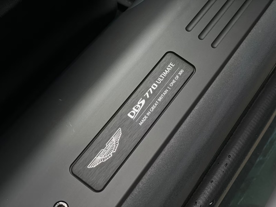 Aston Martin DBS 770 Ultimate - foto 20
