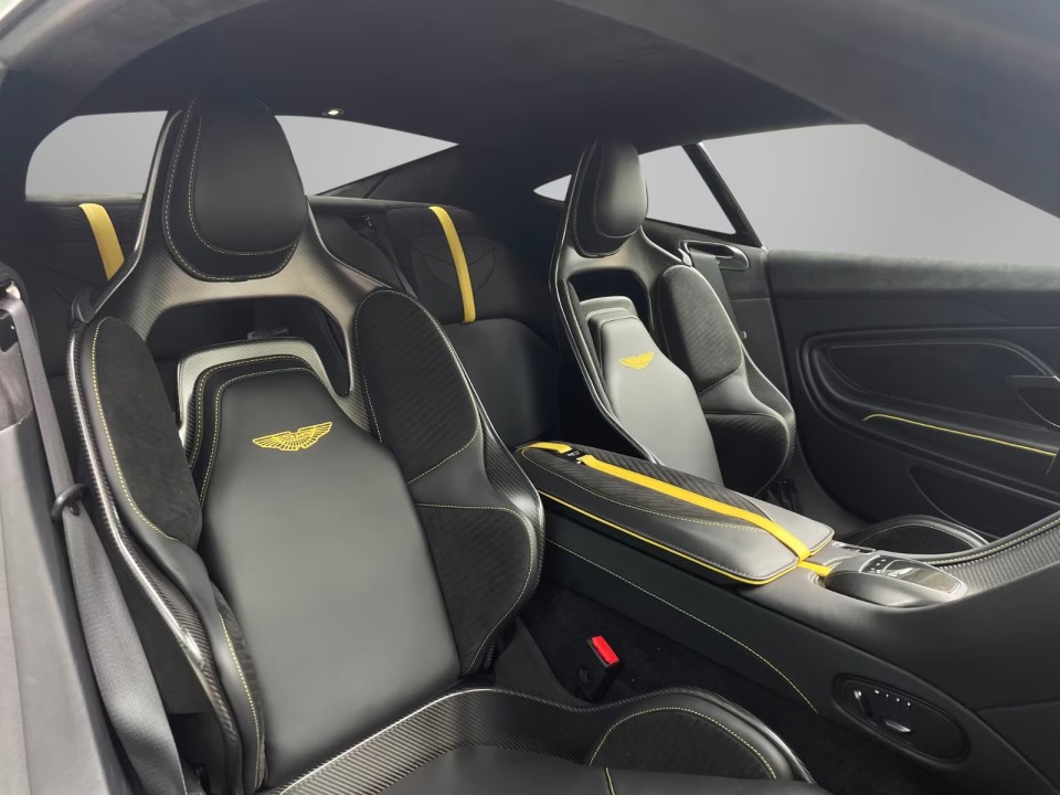Aston Martin DBS 770 Ultimate - foto 10