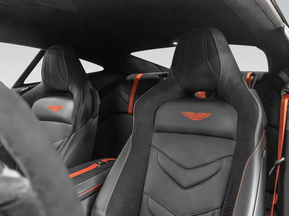 Aston Martin DBS 770 Ultimate - foto 7