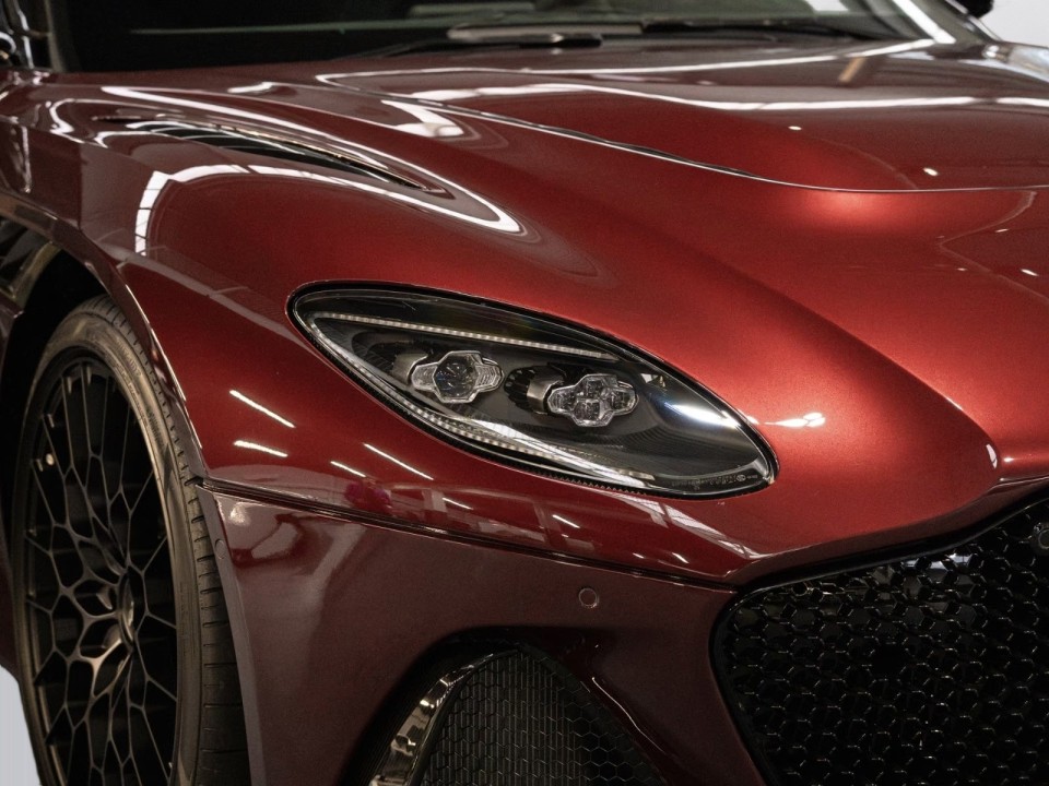Aston Martin DBS 770 Ultimate - foto 20