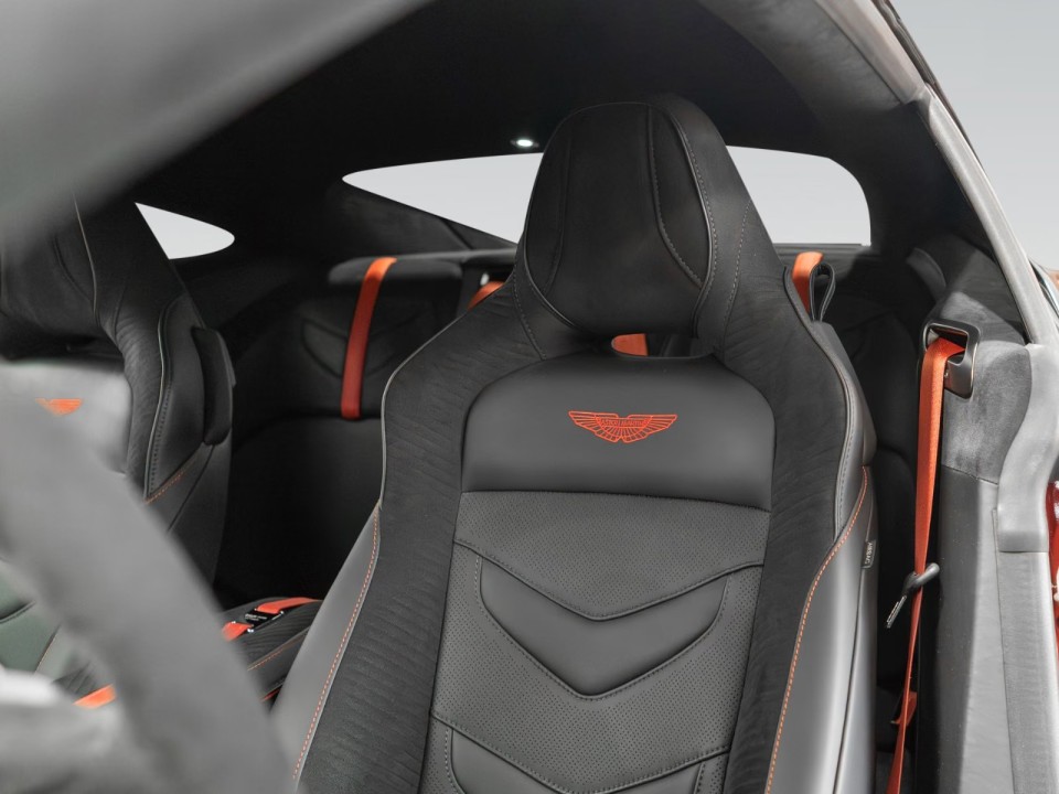 Aston Martin DBS 770 Ultimate - foto 8