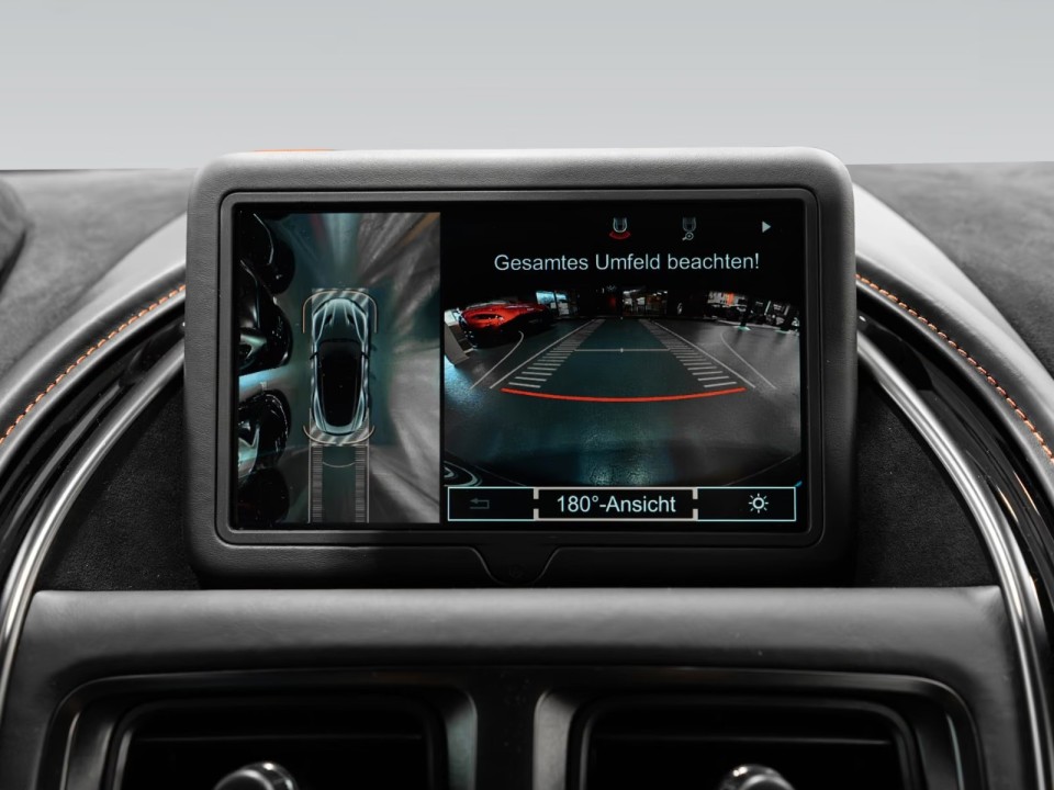 Aston Martin DBS 770 Ultimate - foto 13
